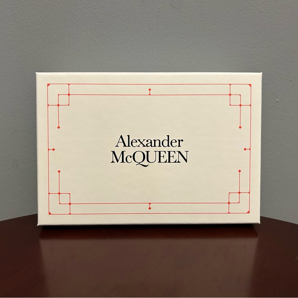 ALEXANDER MCQUEEN Small Skull Bag & Card Holder in Croc-Embossed Black Leather - Picture 14 of 16